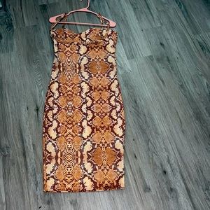 Fitted snake dress